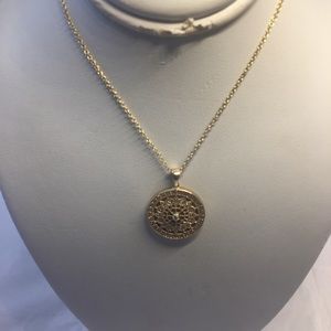 14K  yellow gold stamped diamond pendant